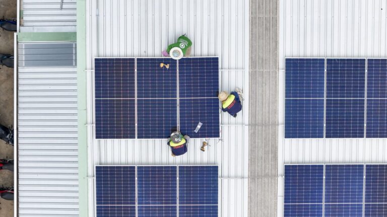 Fotowoltaika – kompleksowy przewodnik dla klientów hurtowni elektryczno-hydraulicznych