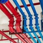 Jak wybrać i zainstalować odpowiednie rury w systemach hydraulicznych