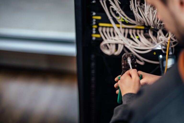 Jak naprawić usterkę w systemie monitoringu parametrów sieci?