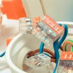 Jak rozwiązać problem przebić elektrycznych w starej instalacji domowej?