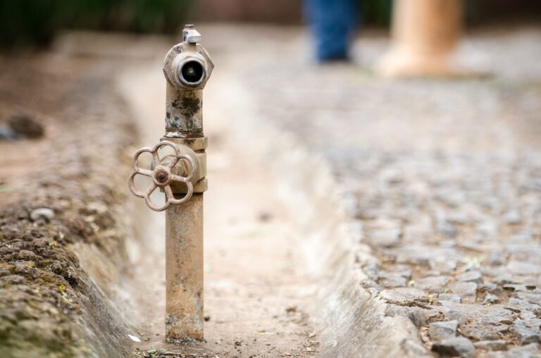 Co powoduje brak ciepłej wody w kranie – najczęstsze przyczyny