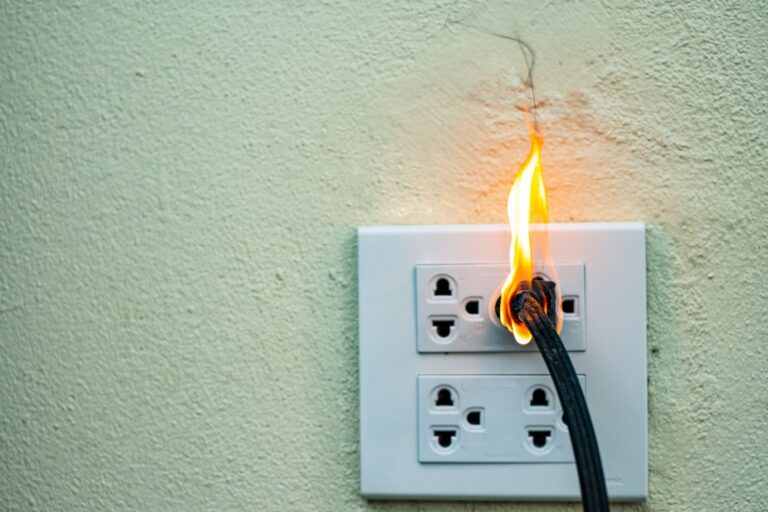 Dlaczego puszki elektryczne się nagrzewają w ścianie
