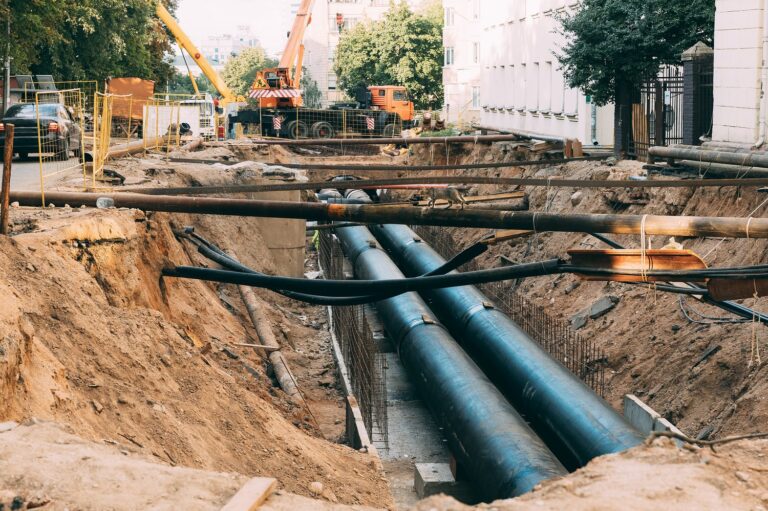 Jak efektywnie zaplanować i wykonać system drenażowy na swojej posesji