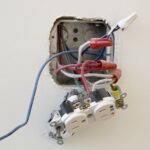 Dlaczego kontakt w gniazdku się rozluźnił