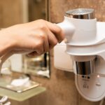 Dlaczego wentylator łazienkowy głośno pracuje