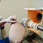 Jak naprawić zepsuty mechanizm spłukiwania w toalecie