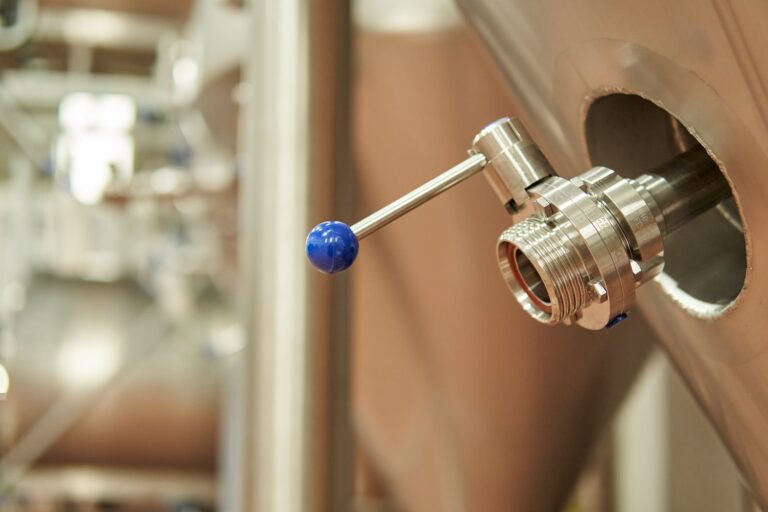 Jak rozpoznać zużyty zawór kulowy w instalacji