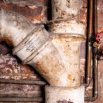 Jak skutecznie usunąć kamień wapienny z instalacji wodnej