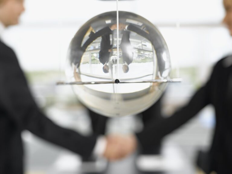 Jak wymienić uszkodzoną żarówkę w hermetycznej oprawie