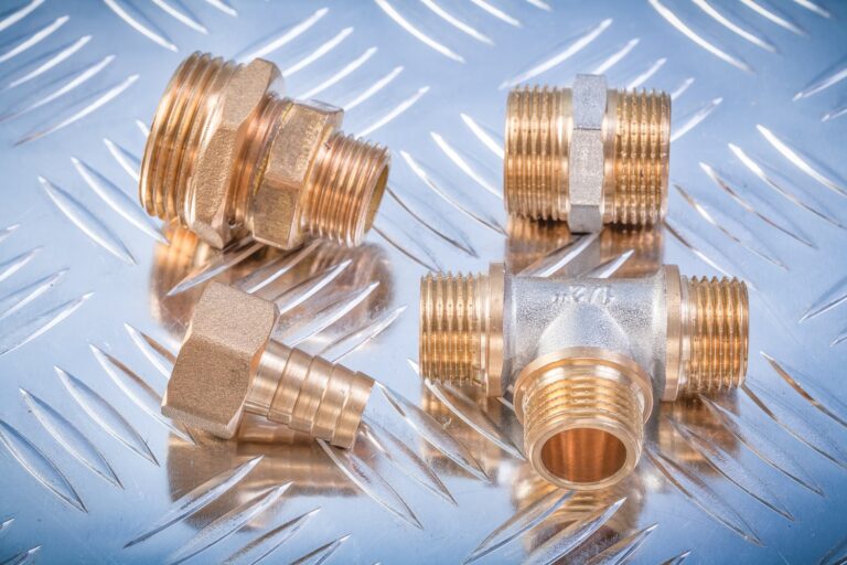 Jak prawidłowo wybierać i instalować łączniki mosiężne w instalacjach miedzianych