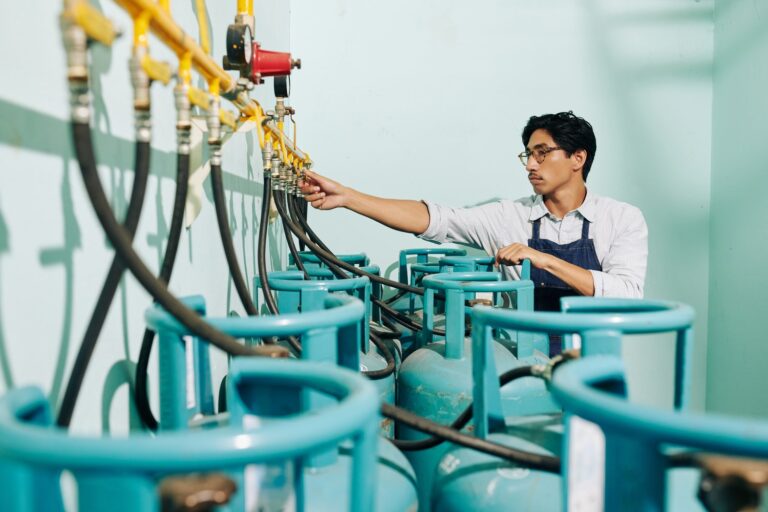 Jak prawidłowo zainstalować i konserwować instalacje gazowe w budynkach mieszkalnych