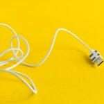 Dlaczego gniazdko USB przestało ładować telefon mimo sprawnego zasilania